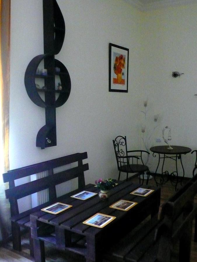 Hotel Newland Chiatura エクステリア 写真