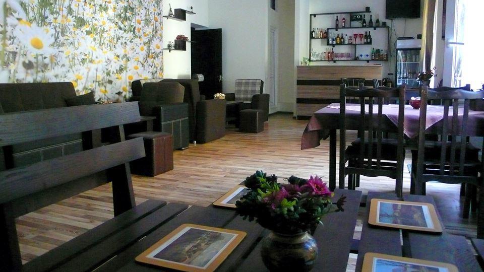 Hotel Newland Chiatura エクステリア 写真