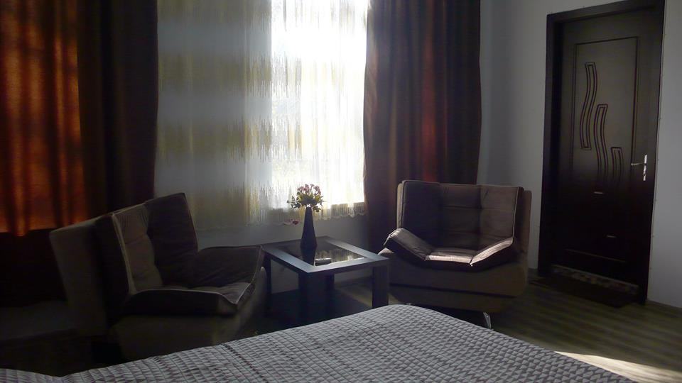 Hotel Newland Chiatura エクステリア 写真