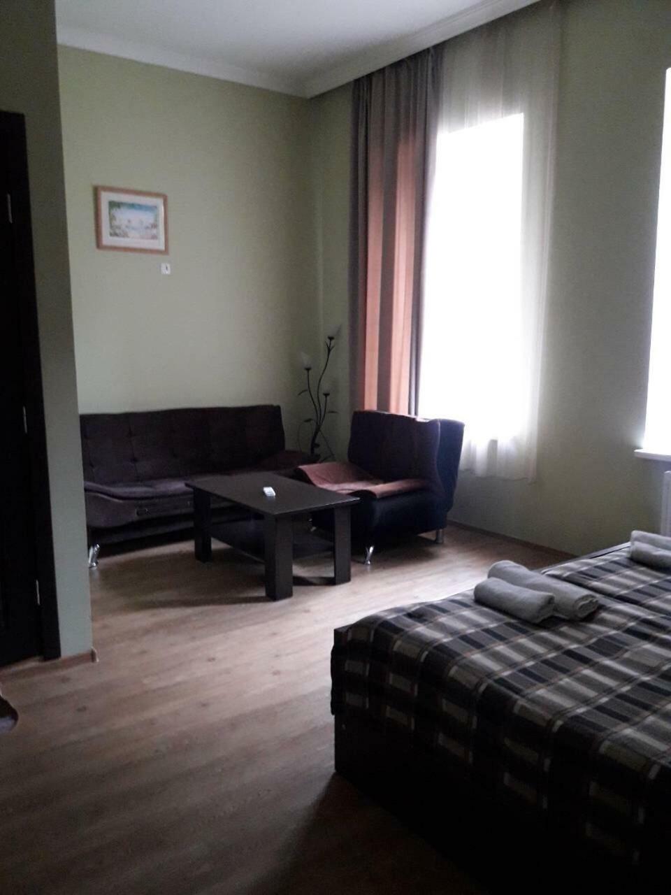 Hotel Newland Chiatura エクステリア 写真